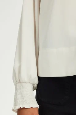 Blouse en satin écru à col montant - BERYLL | Pablo Online