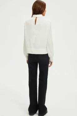 Blouse en satin écru à col montant - BERYLL | Pablo Online