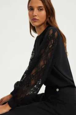 Top aux manches en dentelle - BRELLE | Pablo Discount